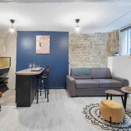 Le Du Donjon- Gare Lägenhet *