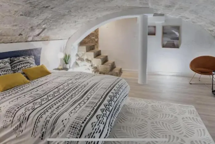 Le Du Donjon- Gare Apartment *